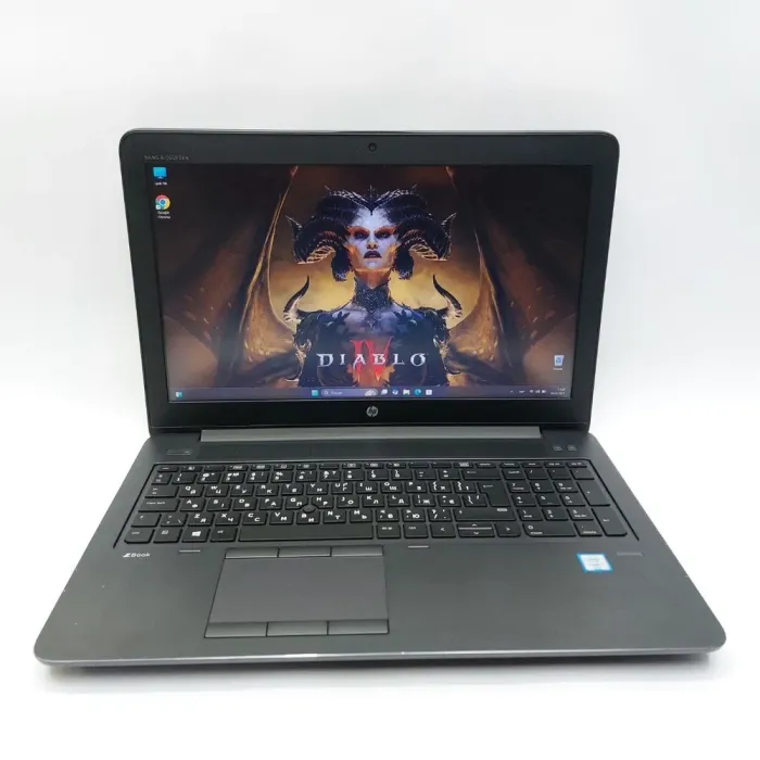 Мобільна робоча станція HP ZBook 15 G3 / 15.6" (1920x1080) TN / Intel Core i7-6820HQ (4 (8) ядра по 2.7 - 3.6 GHz) / 32 GB DDR4 / 512 GB SSD / nVidia Quadro M1000M, 2 GB DDR5, 128-bit / WebCam / Win 11 Pro б/в - зображення 2