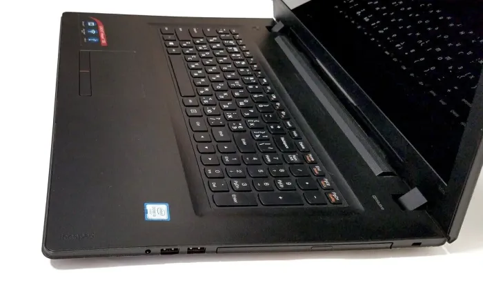 Ноутбук Lenovo IdeaPad 300-17ISK / 17.3" (1600x900) TN / Intel Core i3-6100U (2 (4) ядра по 2.3 GHz) / 12 GB DDR3 / 240 GB SSD / Intel HD Graphics 520 / WebCam / Win 10 Home б/в - зображення 4