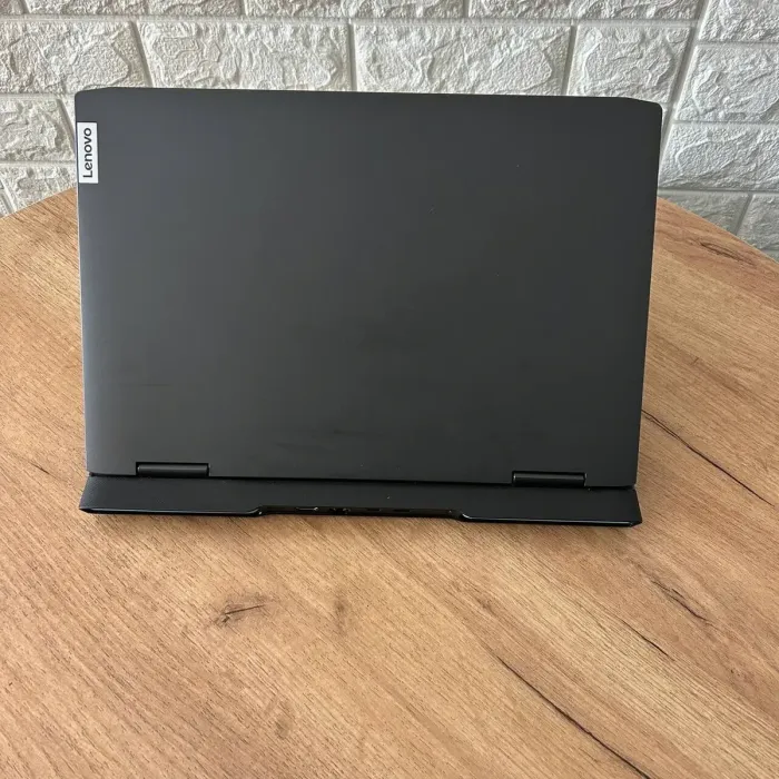 Ігровий ноутбук Б-клас Lenovo IdeaPad Gaming 3 15ARH7 / 15.6" (1920x1080) IPS / AMD Ryzen 5 6600H (6 (12) ядер по 3.3 - 4.5 GHz) / 8 GB DDR5 / 256 GB SSD / nVidia GeForce RTX 3050, 4 GB GDDR6, 128-bit б/в - зображення 3