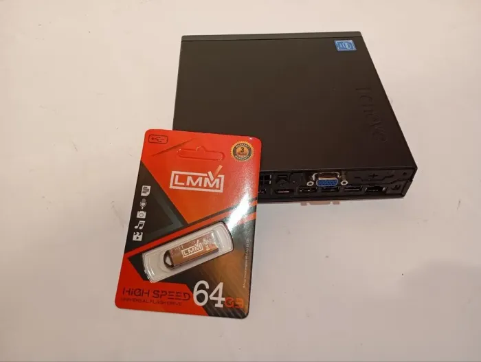 Неттоп Lenovo ThinkCentre M70q USFF / Intel Celeron G4900T (2 ядра по 2.9 GHz) / 4 GB DDR4 / 128 GB SSD / Intel UHD Graphics 610 б/в - зображення 6