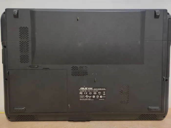 Ноутбук Asus K50C / 15.6" (1366x768) TN / Intel Celeron 220 (1 ядро по 1.2 GHz) / 4 GB DDR2 / 120 GB SSD / SIS Mirage 3 Graphics / WebCam / АКБ не тримає б/в - зображення 7