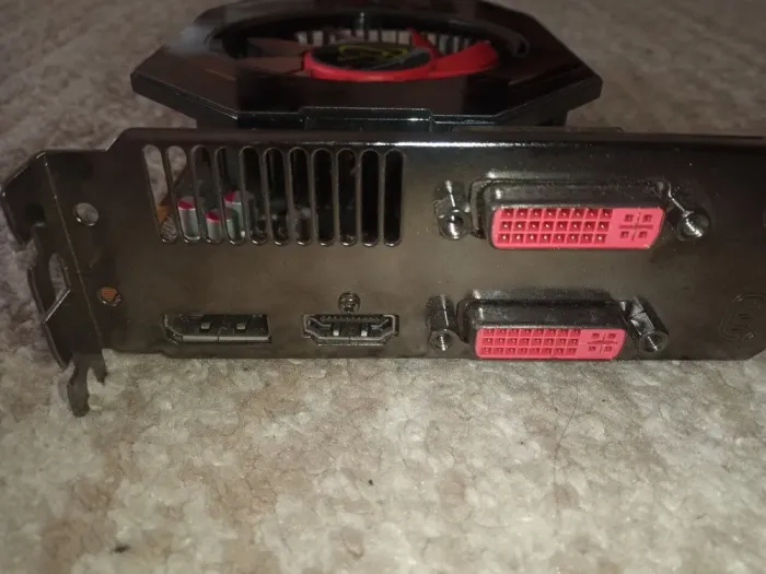 Дискретна відеокарта ATI Radeon HD 5750, 1 GB GDDR5, 128-bit / 1x HDMI, 1x DisplayPort, 2x DVI б/в - зображення 3