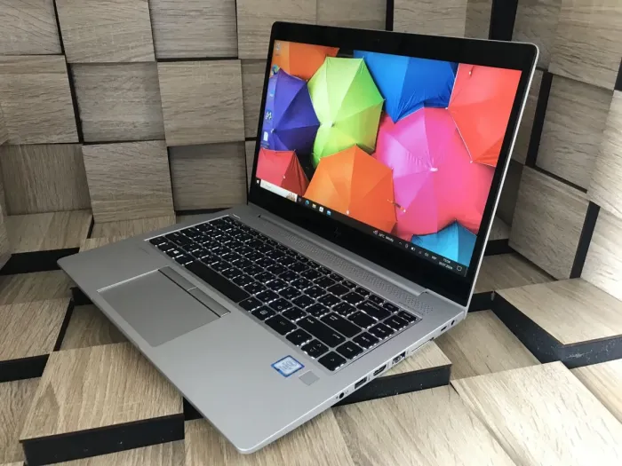Ультрабук Б-клас HP EliteBook 840 G5 / 14" (1920x1080) IPS Touch / Intel Core i7-8650U (4 (8) ядра по 1.9 - 4.2 GHz) / 8 GB DDR4 / 256 GB SSD M.2 / Intel UHD Graphics 620 / WebCam / HDMI б/в - зображення 2