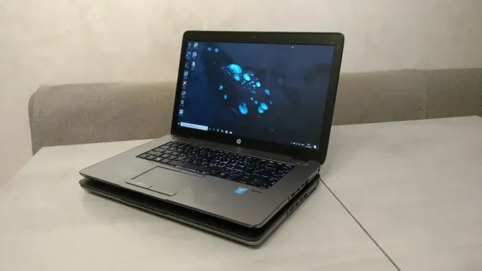 Ноутбук клас Б HP Elitebook 850 G1 / 15.6" (1920х1080) TN / Intel Core i5-4300U (2 (4) ядра по 1.9-2.9 GHz) / 8 GB DDR3 / 256 GB SSD NEW / HD Graphics 4400 / WebCam б/в - зображення 4