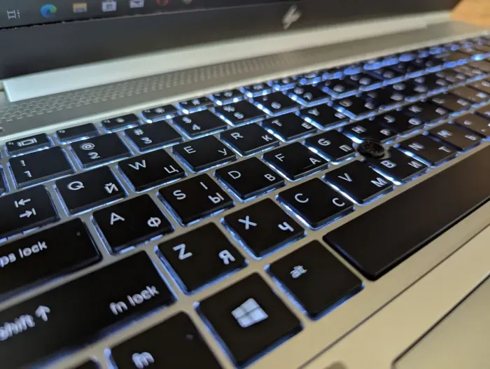 Ультрабук Б-клас HP EliteBook 850 G5 / 15.6" (1920x1080) IPS / Intel Core i5-7300U (2 (4) ядра по 2.6 - 3.5 GHz) / 16 GB DDR4 / 512 GB SSD / Intel HD Graphics 620 / TouchID / Windows 10 б/в - зображення 6