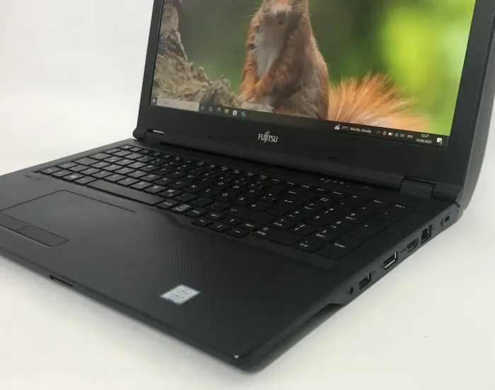 Ноутбук Fujitsu LifeBook E558 / 15.6" (1920x1080) IPS / Intel Core i3-7130U (2 (4) ядра по 2.7 GHz) / 8 GB DDR4 / 256 GB SSD / Intel HD Graphics 620 / WebCam / Win 10 Pro б/в - зображення 9