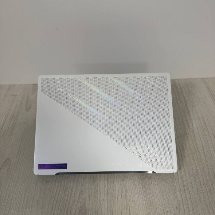 Ігровий ноутбук Б-класу Asus ROG Zephyrus G14 GA402RJ / 14" (2560x1600) IPS / AMD Ryzen 9 6900HS (8 (16) ядер по 3,3 - 4,9 ГГц) / 16 ГБ DDR5 / 1000 ГБ SSD NVMe / AMD Radeon RX 6700S, 8 ГБ GDDR6, 128-біт / Веб-камера б/в - зображення 7