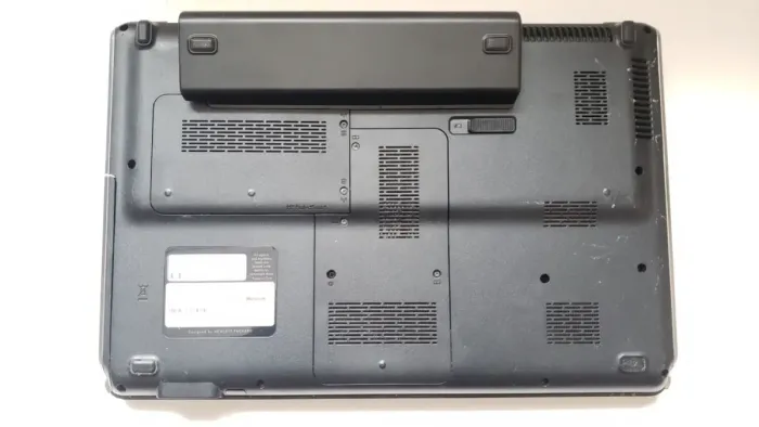 Ноутбук Б-клас HP Pavilion dv6-1120er / 15.6" (1366x768) TN / AMD Turion X2 RM-75 (2 ядра по 2.2 GHz) / 4 GB DDR2 / 180 GB SSD / AMD Radeon HD 4530, 512 MB GDDR3, 64-bit / WebCam / DVD-ROM / АКБ не держит б/в - зображення 9