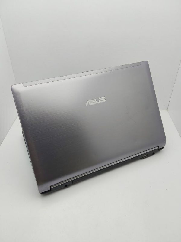 Ноутбук Asus N53 / 15.6" (1920x1080) TN / Intel Core i7-2630QM (4 (8) ядра по 2.0 - 2.9 GHz) / 6 GB DDR3 / 500 GB HDD / nVidia GeForce GT 550M, 2 GB GDDR3, 128-bit / WebCam / АКБ не тримає б/в - зображення 8