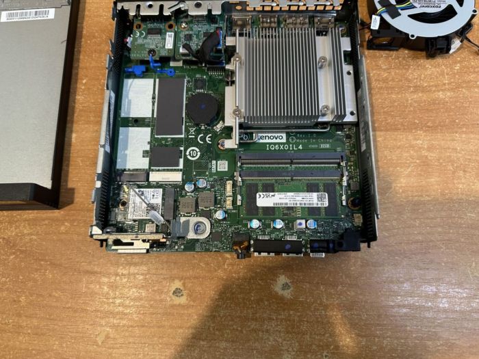 Неттоп Lenovo ThinkCentre M70q Gen 5 USFF / Intel Core i5-13400T (10 (16) ядер по 1.3 - 4.4 GHz) / 16 GB DDR4 / 512 GB SSD M.2 / Intel UHD Graphics 730 / USB 3.2 б/в - зображення 8