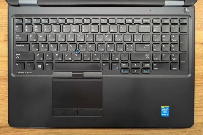 Ноутбук Dell Latitude E5550 / 15.6" (1366x768) TN Touch / Intel Core i5-5300U (2 (4) ядра по 2.3 - 2.9 GHz) / 8 GB DDR3 / 240 GB SSD / Intel HD Graphics 5500 / WebCam / Windows 10 б/в - зображення 3