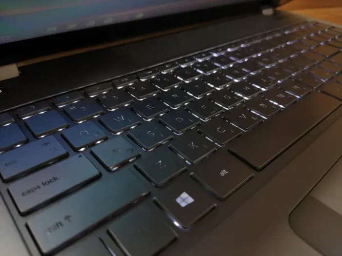 Ноутбук HP ENVY m6 / 15.6" (1366x768) TN Touch / AMD A10-5750M (4 ядра по 2.5 - 3.5 GHz) / 8 GB DDR3 / 256 GB SSD / AMD Radeon HD 8650G / WebCam / Windows 10 б/в - зображення 6