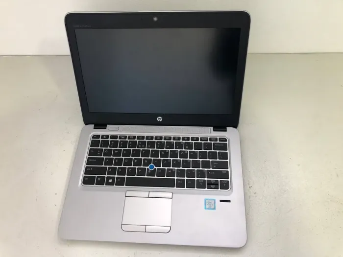 Нетбук Б-клас HP EliteBook 820 G3 / 12.5" TN / Intel Core i7-6600U (2(4) ядра по 2.6-3.4 GHz) / 8GB DDR4 / 240GB SSD / HD Graphics 520 / WebCam / DisplayPort б/в - зображення 2