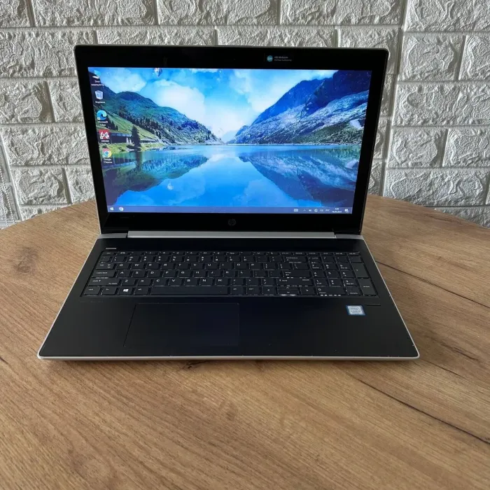 Ноутбук Б-клас HP ProBook 450 G5 / 15.6" (1366x768) TN Touch / Intel Core i5-8250U (4 (8) ядра по 1.6 - 3.4 GHz) / 8 GB DDR4 / 512 GB SSD / Intel UHD Graphics 620 / WebCam б/в - зображення 2