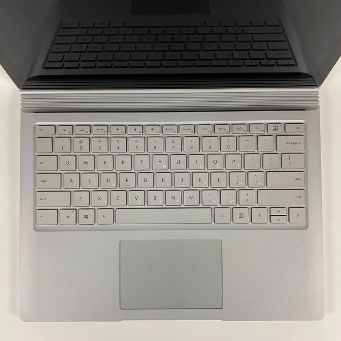 Ультрабук-трансформер Б-клас Microsoft Surface Book / 13.5" (3000x2000) IPS Touch / Intel Core i7-6600U (2 (4) ядра по 2.6 - 3.4 GHz) / 16 GB DDR3 / 1000 GB SSD / nVidia GeForce GTX 965M, 2 GB GDDR5, 128-bit / WebCam / miniDP б/в - изображение 3