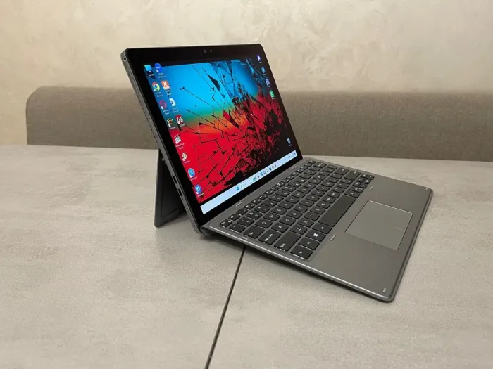 Планшет Dell Latitude 7200 2-в-1 / 12.3" (1920x1080) IPS Touch / Intel Core i7-8665U (4 ядра 1.9 - 4.8 ГГц) / 16 ГБ DDR3 / 256 ГБ SSD / Intel UHD Graphics 620 / Web-камера б/в - зображення 5