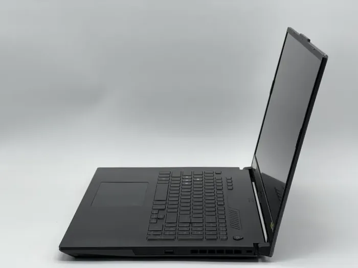 Ігровий ноутбук Asus TUF A17 FA707XU / 17.3" (1920x1080) IPS / AMD Ryzen 9 7940HS (8 (16) ядер по 4.0 - 5.2 GHz) / 32 GB DDR5 / 480 GB SSD / nVidia GeForce RTX 4050, 6 GB GDDR6, 96-bit / WebCam б/в - зображення 4