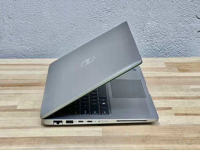 Ультрабук Dell Latitude 5440 / 14" (1920x1200) IPS / Intel Core i5-1245U (10 (12) ядер по 3.3 - 4.4 GHz) / 16 GB DDR4 / 256 GB SSD M.2 / Intel Iris Xe Graphics / WebCam / Win 11 Pro б/в - зображення 4