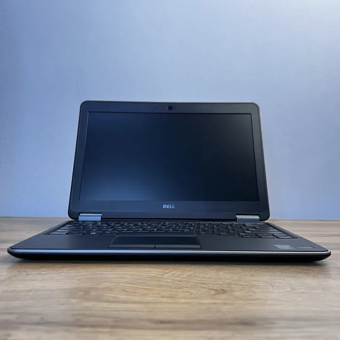 Нетбук Dell Latitude E7240 / 12.5" (1366x768) TN / Intel Core i5-4300U (2 (4) ядра по 1.9 - 2.9 GHz) / 8 GB DDR3 / 256 GB SSD / Intel HD Graphics 4400 / WebCam / Mini DisplayPort б/в - зображення 2