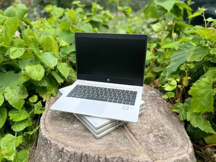 Ультрабук HP EliteBook 830 G6 / 13.3" (1920x1080) IPS / Intel Core i5-8365U (4 (8) ядра по 1.6 - 4.1 GHz) / 16 GB DDR4 / 256 GB SSD / Intel UHD Graphics 630 / WebCam б/в - зображення 2