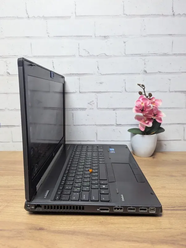 Мобільна робоча станція Б-клас HP EliteBook 8570w / 15.6" (1920x1080) TN / Intel Core i7-3630QM (4 (8) ядра по 2.4 - 3.4 GHz) / 8 GB DDR3 / 256 GB SSD / AMD Radeon HD 7770M, 1 GB GDDR5, 128-bit / WebCam / DVD-ROM б/в - зображення 3