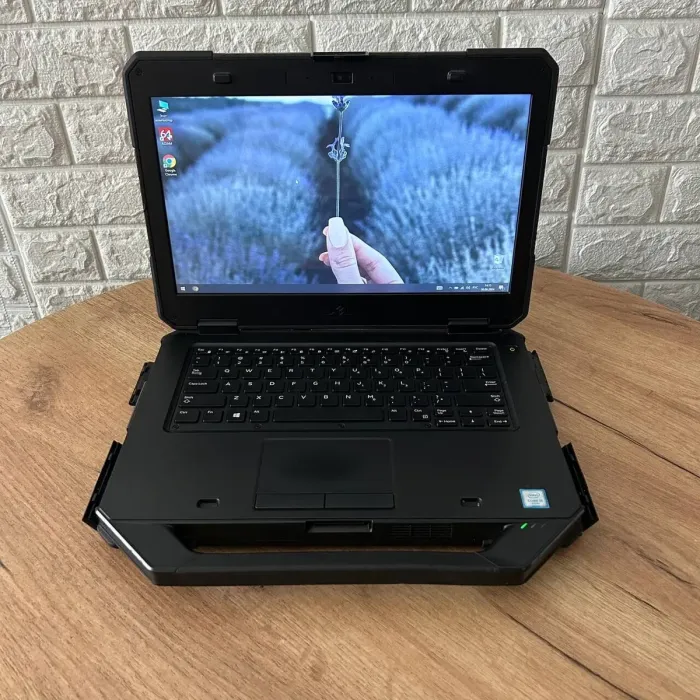 Захищений ноутбук Б-клас Dell Latitude 5414 Rugged / 14" (1366x768) TN / Intel Core i5-6300U (2 (4) ядра по 2.4 - 3.0 GHz) / 8 GB DDR4 / 256 GB SSD / Intel HD Graphics 520 / WebCam б/в - зображення 2