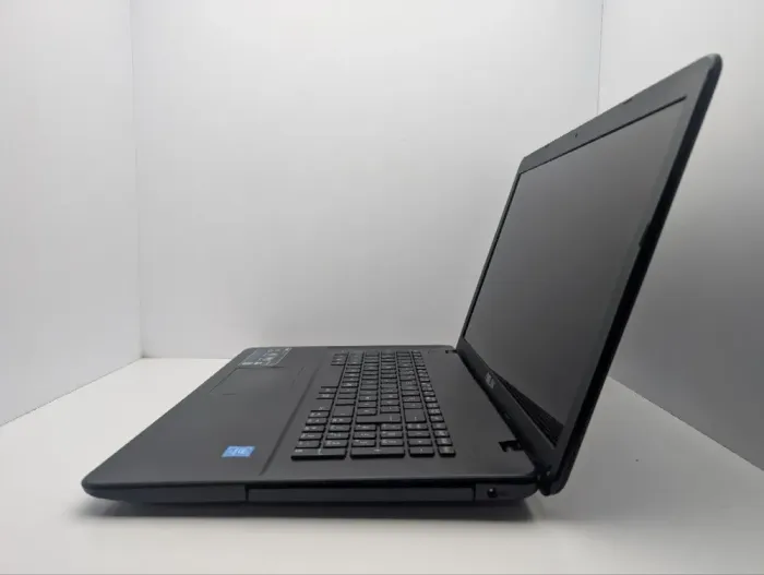 Ноутбук Asus R752S / 17.3" (1600x900) TN / Intel Pentium N3700 (4 ядра по 1.6 - 2.4 GHz) / 8 GB DDR3 / 120 GB SSD / Intel HD Graphics / WebCam б/в - зображення 5