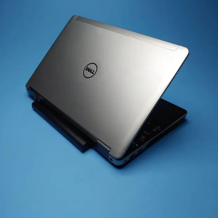 Ноутбук Dell Latitude E6540 / 15.6" (1920x1080) TN / Intel Core i5-4300M (2 (4) ядра по 2.6 - 3.3 GHz) / 8 GB DDR3 / 480 GB SSD / AMD Radeon HD 8790M, 2 GB GDDR5, 128-bit / DVD-RW / Win 10 Pro б/в - зображення 5