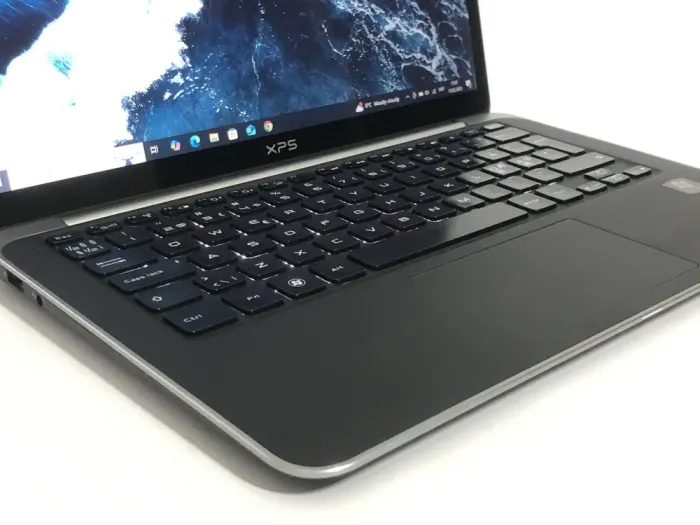 Ультрабук Б-клас Dell XPS 13 L321X / 13.3" (1366x768) TN / Intel Core i5-2467M (2 (4) ядра по 1.6 - 2.3 GHz) / 4 GB DDR3 / 128 GB SSD / Intel HD Graphics 3000 / WebCam б/в - зображення 9