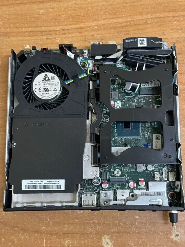 Неттоп Lenovo ThinkCentre M720q Tiny USFF / Intel Core i3-8100T (4 ядра по 3.1 GHz) / 8 GB DDR4 / no HDD / Intel UHD Graphics 630 / USB 3.1 / Блок живлення в комплекті б/в - зображення 6