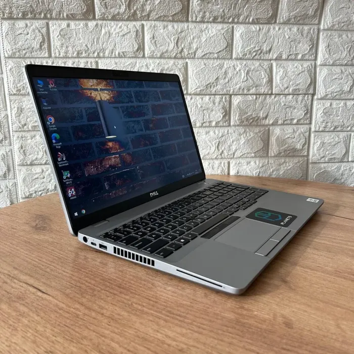 Ігровий ноутбук Б-клас Dell Latitude 5511 / 15.6" (1366x768) TN / Intel Core i7-10750H (6 (12) ядер по 2.6 - 5.0 GHz) / 16 GB DDR4 / 256 GB SSD / nVidia GeForce MX250, 2 GB GDDR5, 64-bit / WebCam б/в - зображення 4