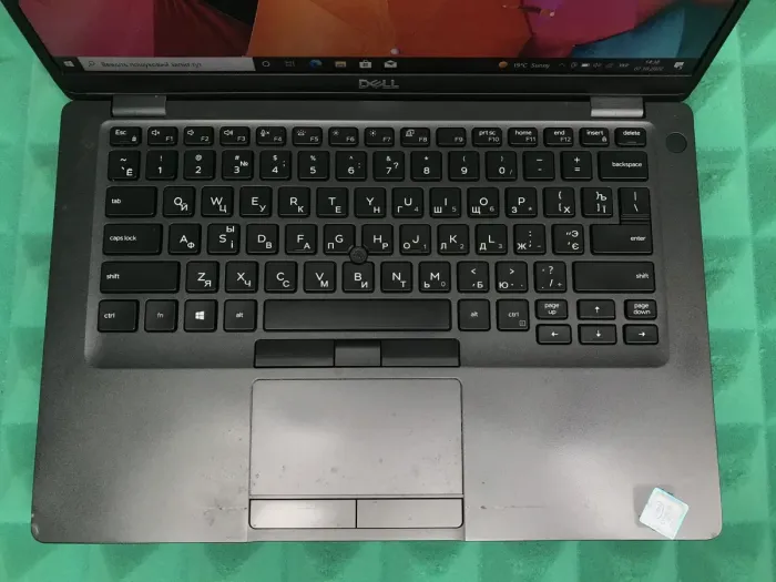 Ультрабук Б-клас Dell Latitude 5400 / 14" (1920x1080) IPS / Intel Core i5-8365U (4 (8) ядра по 1.6 - 4.1 GHz) / 8 GB DDR4 / 256 GB SSD / Intel UHD Graphics 620 / WebCam / USB 3.1 / HDMI / Windows 10 б/в - зображення 4