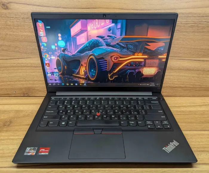 Ультрабук Б-клас Lenovo ThinkPad E14 Gen 2 / 14" (1920x1080) IPS / AMD Ryzen 7 4700U (8 ядер по 2.0 - 4.1 GHz) / 16 GB DDR4 / 512 GB SSD / AMD Radeon Graphics 448SP / WebCam / Windows 10 б/в - зображення 2