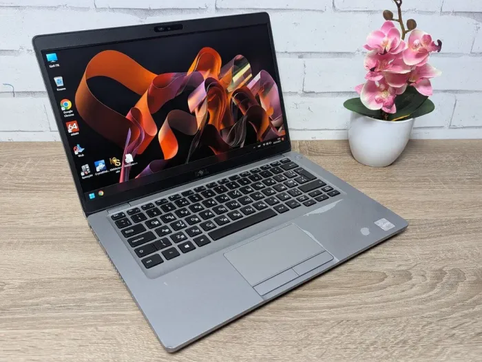 Ультрабук Б-клас Dell Latitude 5411 / 14" (1920x1080) TN / Intel Core i5-8365U (4 (8) ядра по 1.6 - 4.1 GHz) / 16 GB DDR4 / 256 GB SSD / Intel UHD Graphics / WebCam б/в - зображення 3