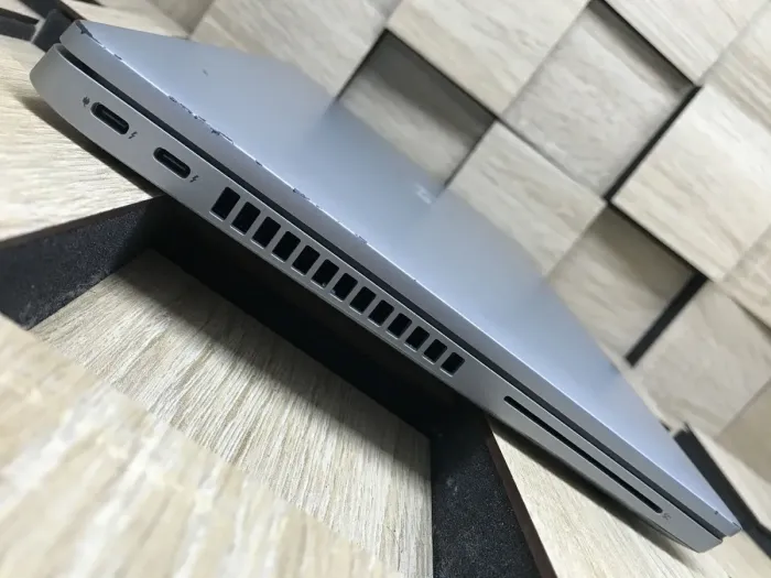 Ультрабук Dell Latitude 5430 / 14" (1920x1080) IPS / Intel Core i5-1235U (10 (12) ядер по 1.3 - 4.4 GHz) / 8 GB DDR4 / 240 GB SSD M.2 / Intel Iris Xe Graphics / WebCam / USB 3.2 / HDMI / Windows 10 б/в - зображення 5