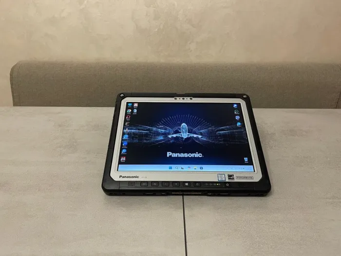 Захищений планшет Panasonic Toughbook CF-33 / 12" (2160x1440) IPS Touch / Intel Core i5-7300U (2 (4) ядра по 2.6 - 3.5 GHz) / 8 GB DDR3 / 128 GB SSD / Intel HD Graphics 620 / WebCam / Стилус / Два АКБ / Без клавіатури б/в - зображення 3