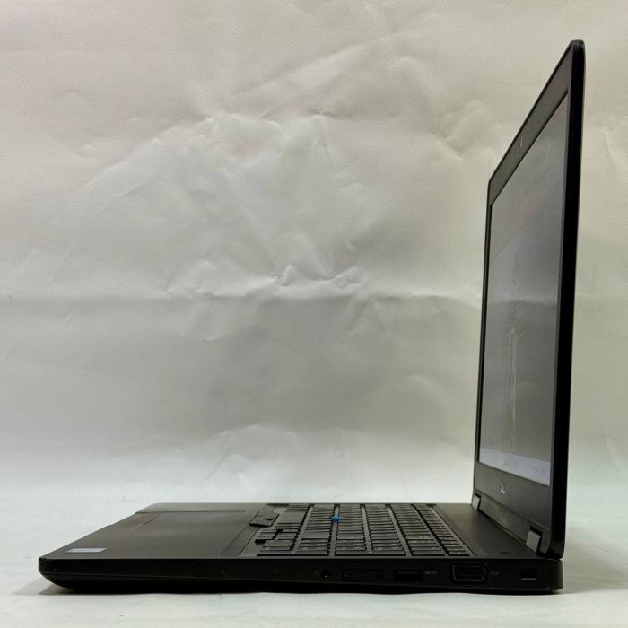 Ноутбук Б-клас Dell Latitude 5590 / 15.6" (1920x1080) IPS Touch / Intel Core i7-8650U (4 (8) ядра по 1.9 - 4.2 GHz) / 16 GB DDR4 / 256 GB SSD / Intel UHD Graphics 620 / WebCam / Windows 11 Pro б/в - зображення 8