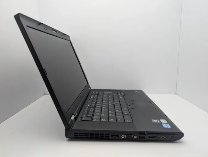 Ноутбук Lenovo ThinkPad T520 / 15.6" (1600x900) TN / Intel Core i5-2450M (2 (4) ядра по 2.5 - 3.1 GHz) / 6 GB DDR3 / 500 GB HDD / nVidia NVS 4200M, 1 GB GDDR3, 64-bit / WebCam / DVD-ROM б/в - изображение 3