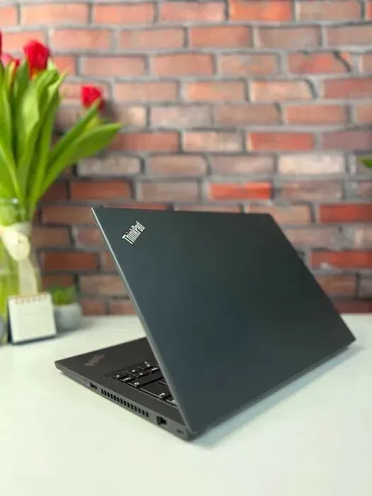Ультрабук Lenovo ThinkPad T14 Gen 1 / 14" (1920x1080) IPS / AMD Ryzen 5 PRO 4650U (6 (12) ядер по 2.1 - 4.0 GHz) / 16 GB DDR4 / 256 GB SSD M.2 / AMD Radeon RX Vega 6 Graphics / WebCam б/в - зображення 6