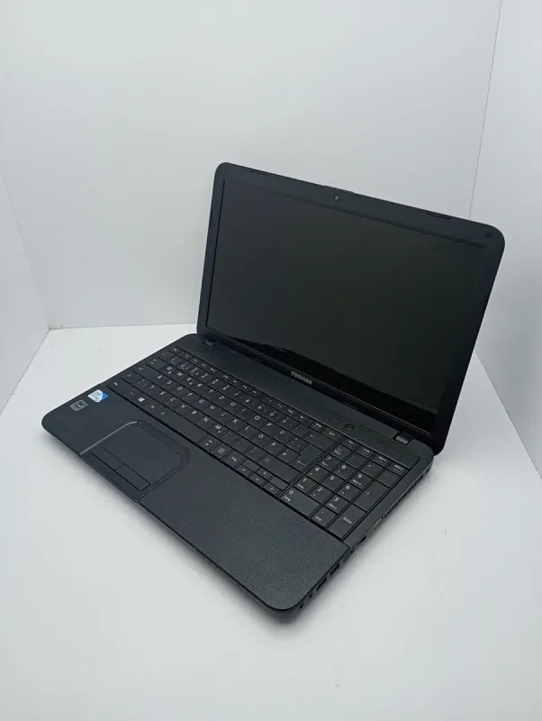 Ноутбук Toshiba C850 / 15.6" (1366x768) TN / Intel Pentium 2020M (2 ядра по 2.4 GHz) / 8 GB DDR3 / 640 GB HDD / Intel HD Graphics / WebCam б/в - зображення 4