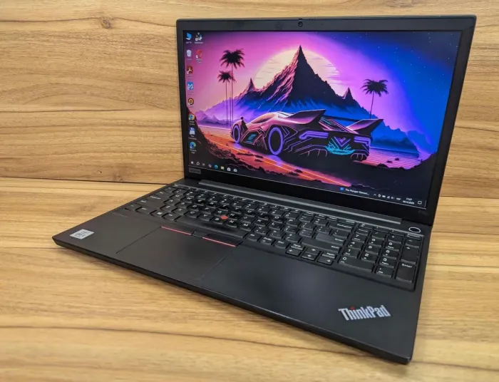 Ноутбук Б-клас Lenovo ThinkPad E15 / 15.6" (1920x1080) IPS / Intel Core i5-10210U (4 (8) ядра по 1.6 - 4.2 GHz) / 16 GB DDR4 / 500 GB SSD / Intel UHD Graphics / WebCam / Windows 10 б/в - зображення 6