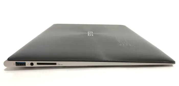 Ультрабук Б-клас Asus ZenBook UX31A / 13.3" (1920x1080) IPS / Intel Core i7-3537U (2 (4) ядра по 2.0 - 3.1 GHz) / 4 GB DDR3 / 128 GB SSD / Intel HD Graphics 4000 / WebCam б/в - зображення 4