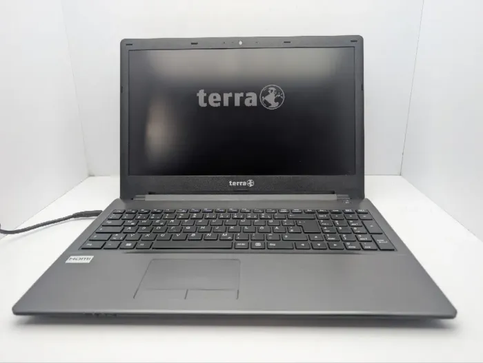Ноутбук Terra Mobile 1513A / 15.6" (1366x768) TN / Intel Pentium N3700 (4 ядра по 1.6 - 2.4 GHz) / 8 GB DDR3 / 120 GB SSD / Intel HD Graphics / WebCam / DVD-ROM / АКБ не тримає заряд б/в - зображення 3