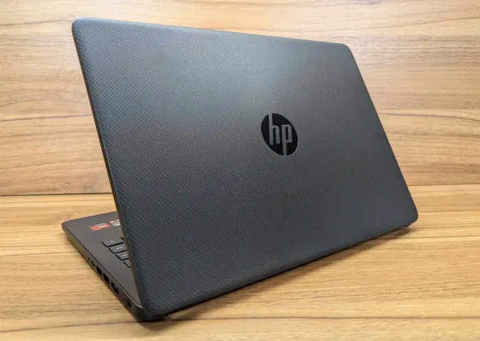 Ноутбук Б-клас HP 14-fg1003cl / 14" (1920x1080) IPS / AMD Ryzen 3 5300U (4 (8) ядра по 2.6 - 3.8 GHz) / 16 GB DDR4 / 512 GB SSD / AMD Radeon Graphics 384SP / WebCam / Windows 10 б/в - зображення 6