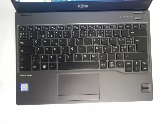 Ультрабук Fujitsu LifeBook U938 / 13.3" (1920x1080) IPS Touch / Intel Core i5-8250U (4 (8) ядра по 1.6 - 3.4 GHz) / 8 GB DDR4 / 256 GB SSD / Intel UHD Graphics 620 / WebCam / Windows 10 Pro б/в - зображення 3