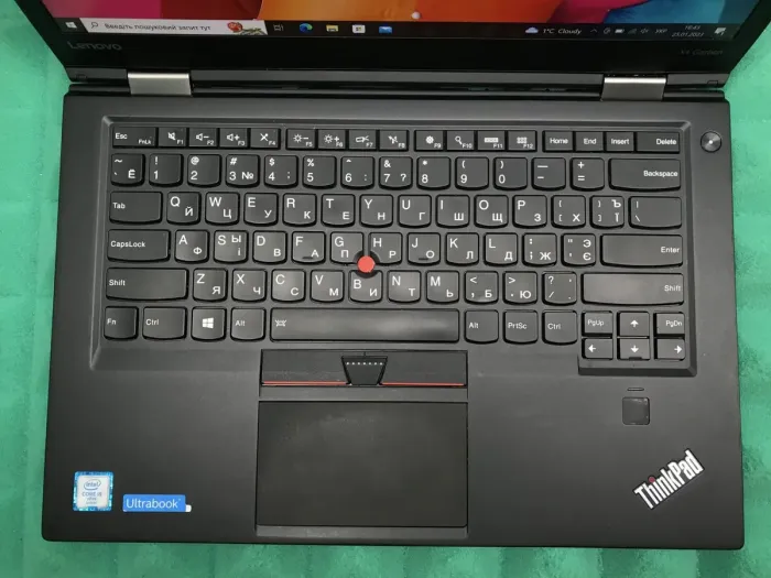 Ультрабук Б-клас Lenovo ThinkPad X1 Carbon (4th Gen) / 14" (1920x1080) IPS / Intel Core i5-6300U (2 (4) ядра по 2.4 - 3.0 GHz) / 8 GB DDR3 / 256 GB SSD M.2 / Intel HD Graphics 520 / WebCam / Fingerprint б/в - зображення 4