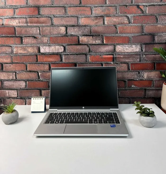 Ультрабук HP ProBook 440 G8 / 14" (1920x1080) IPS / Intel Core i5-1135G7 (4 (8) ядра по 4.2 GHz) / 8 GB DDR4 / 256 GB SSD / Intel Iris Xe Graphics / WebCam б/в - зображення 3