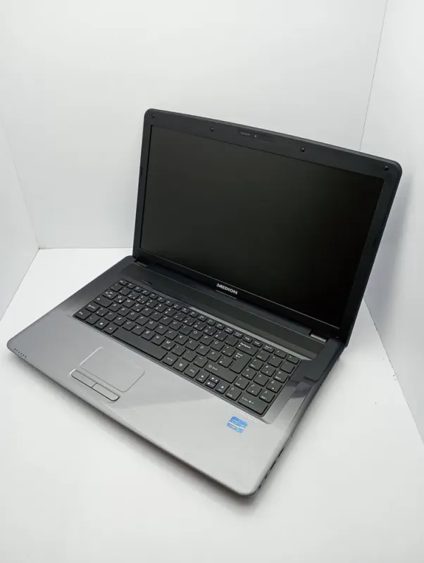 Ноутбук Acer Medion E7222 / 17.3" (1600x900) TN / Intel Core i3-2370M (2 (4) ядра по 2.4 GHz) / 6 GB DDR3 / 64 GB SSD + 750 GB HDD / Intel HD Graphics 3000 / WebCam б/в - зображення 4