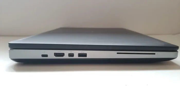 Мобільна робоча станція Dell Precision 7510 / 15.6" (1920x1080) IPS Touch / Intel Core i7-6920HQ (4 (8) ядра по 2.9 - 3.8 GHz) / 32 GB DDR4 / 256 GB SSD M.2 + 500 GB HDD / AMD FirePro W5170M, 2 GB GDDR5, 128-bit / WebCam б/в - зображення 4