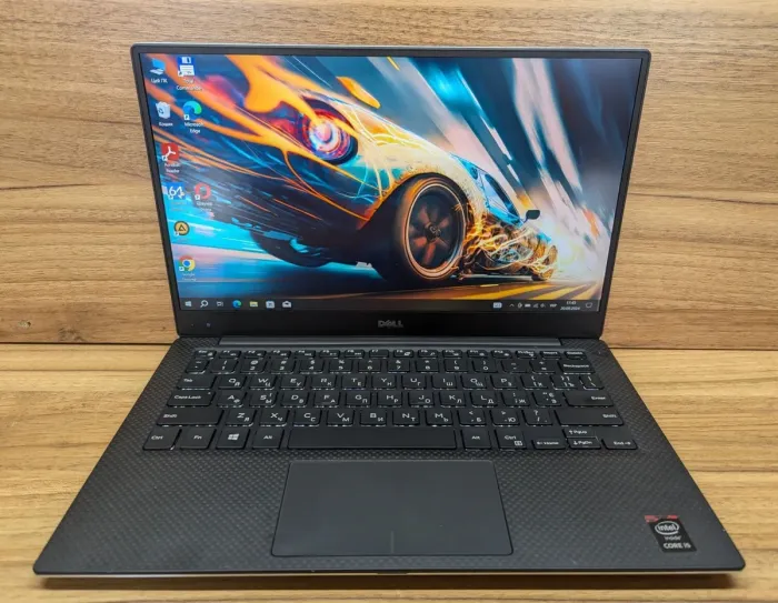 Ультрабук Dell XPS 13 9343 / 13.3" (1920x1080) IPS / Intel Core i5-5200U (2 (4) ядра по 2.2 - 2.7 GHz) / 8 GB DDR3 / 240 GB SSD / Intel HD Graphics 5500 / WebCam / Windows 10 б/в - зображення 2